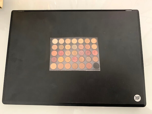 Eyeshadow Palette organization